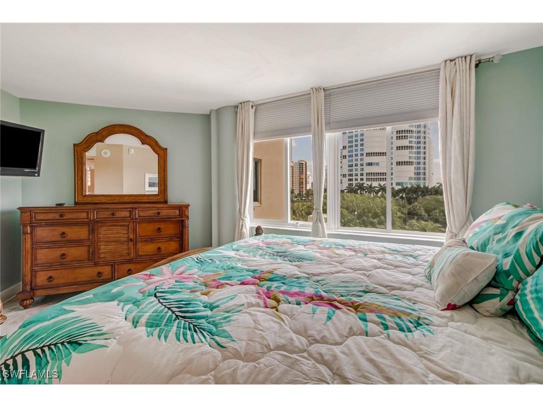 4041 Gulf Shore Boulevard N #308 Naples FL 34103 225062172 image20