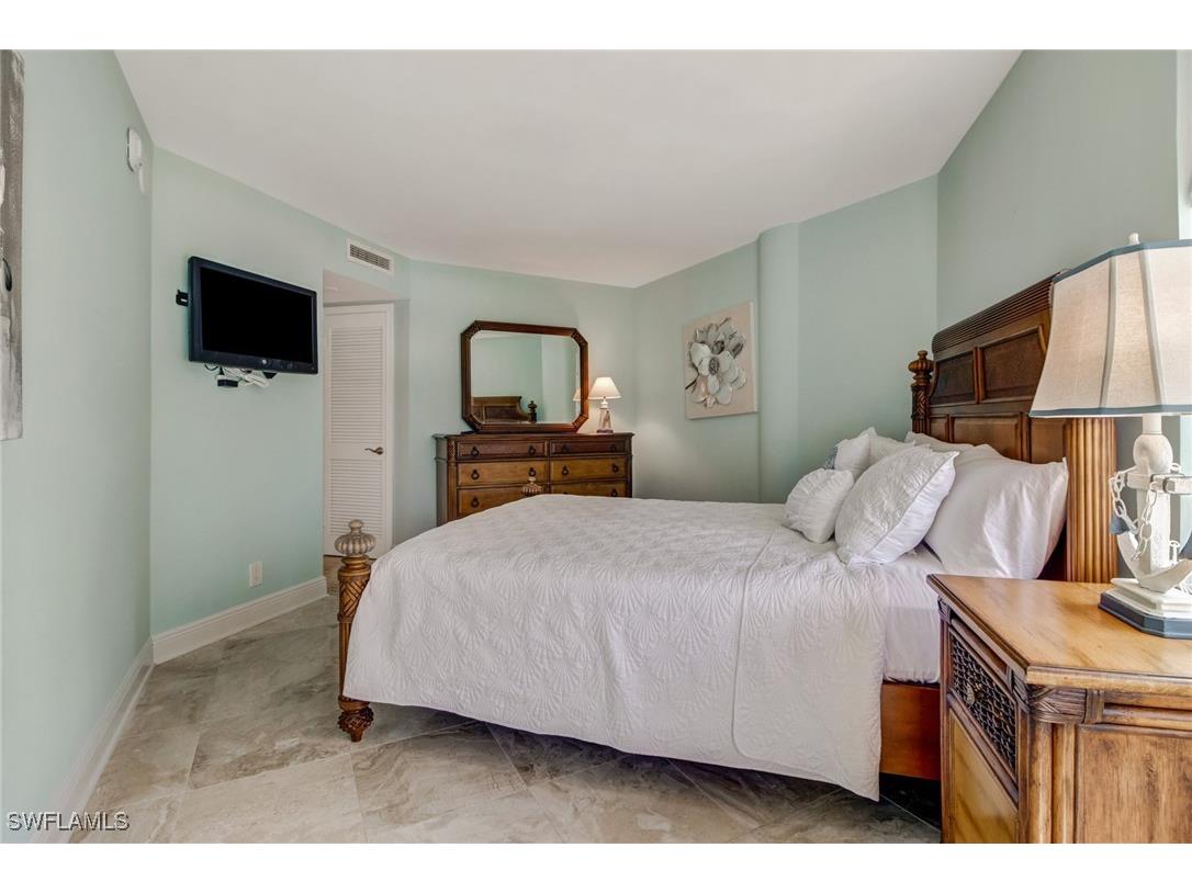 4041 Gulf Shore Boulevard N #308 Naples FL 34103 225062172 image25