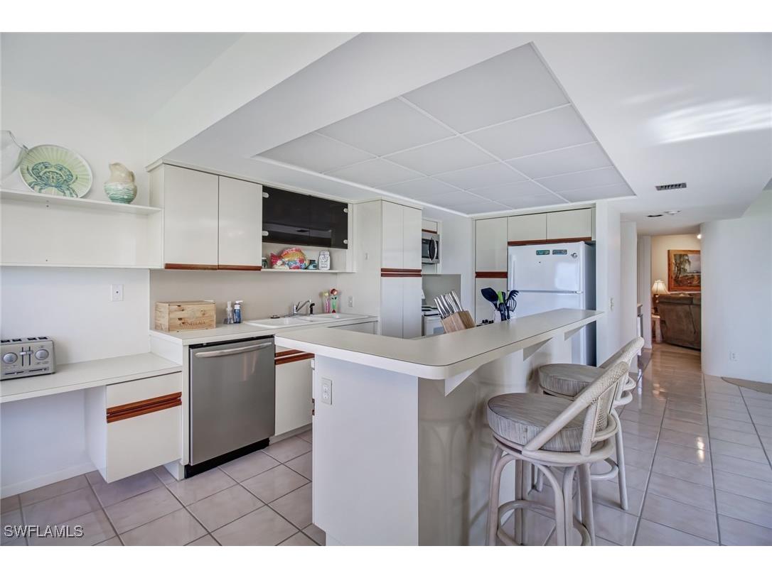 4041 Gulf Shore Boulevard N #402 Naples FL 34103 225062193 image11