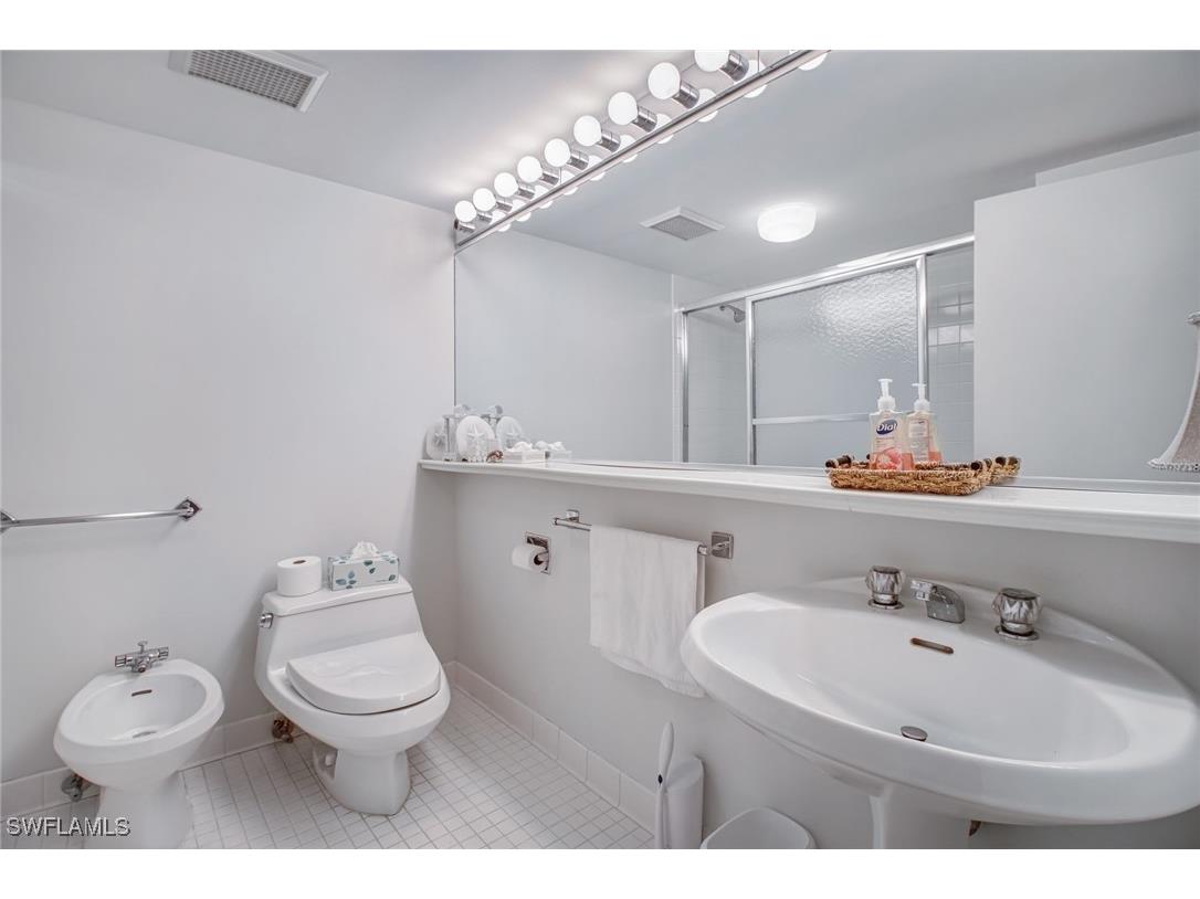 4041 Gulf Shore Boulevard N #402 Naples FL 34103 225062193 image17