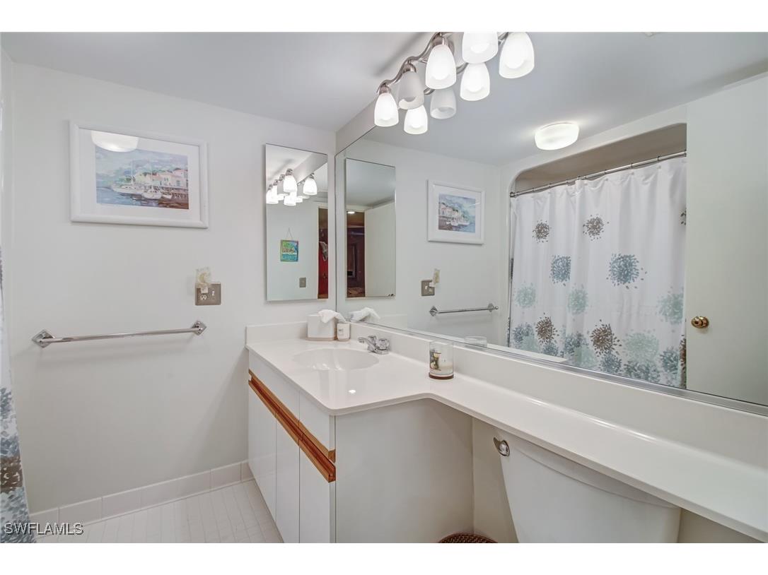 4041 Gulf Shore Boulevard N #402 Naples FL 34103 225062193 image21