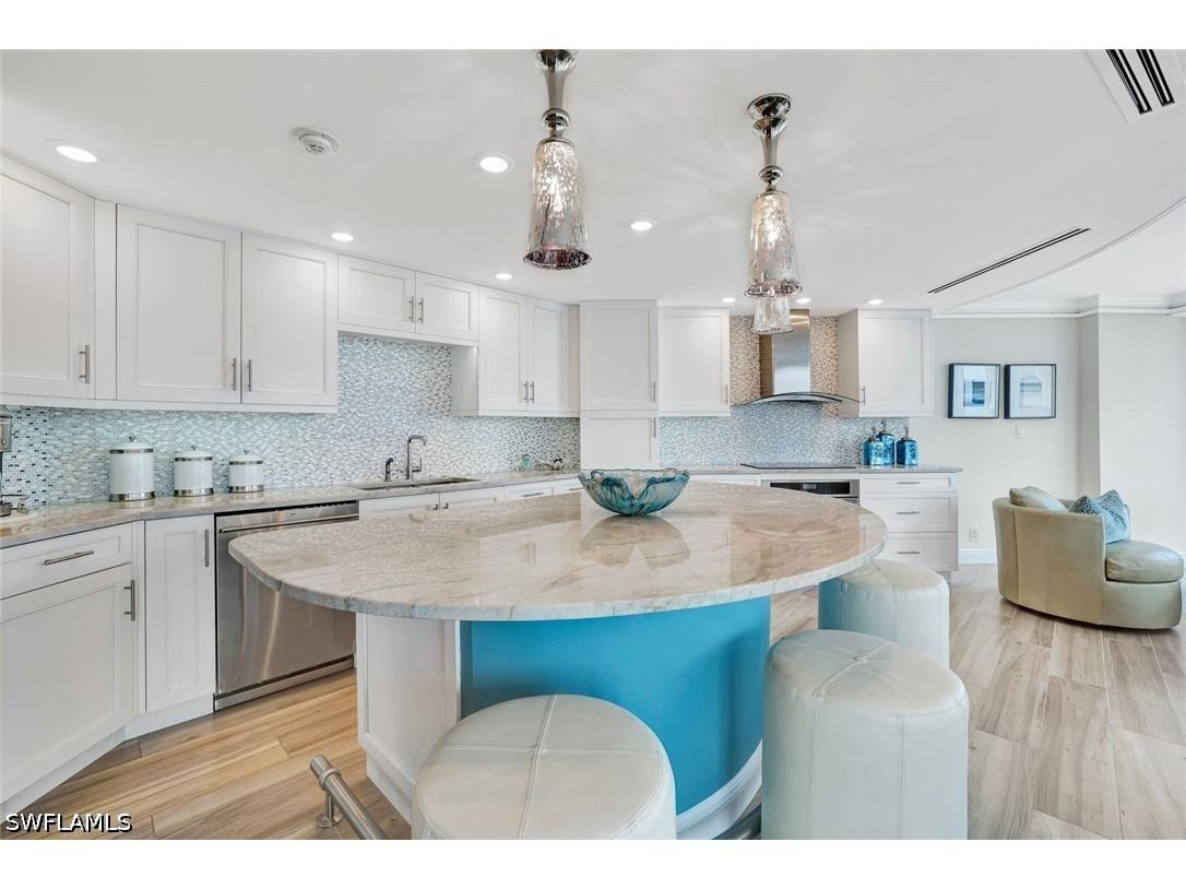 4041 Gulf Shore Boulevard N #703 Naples FL 34103 226017318 image13