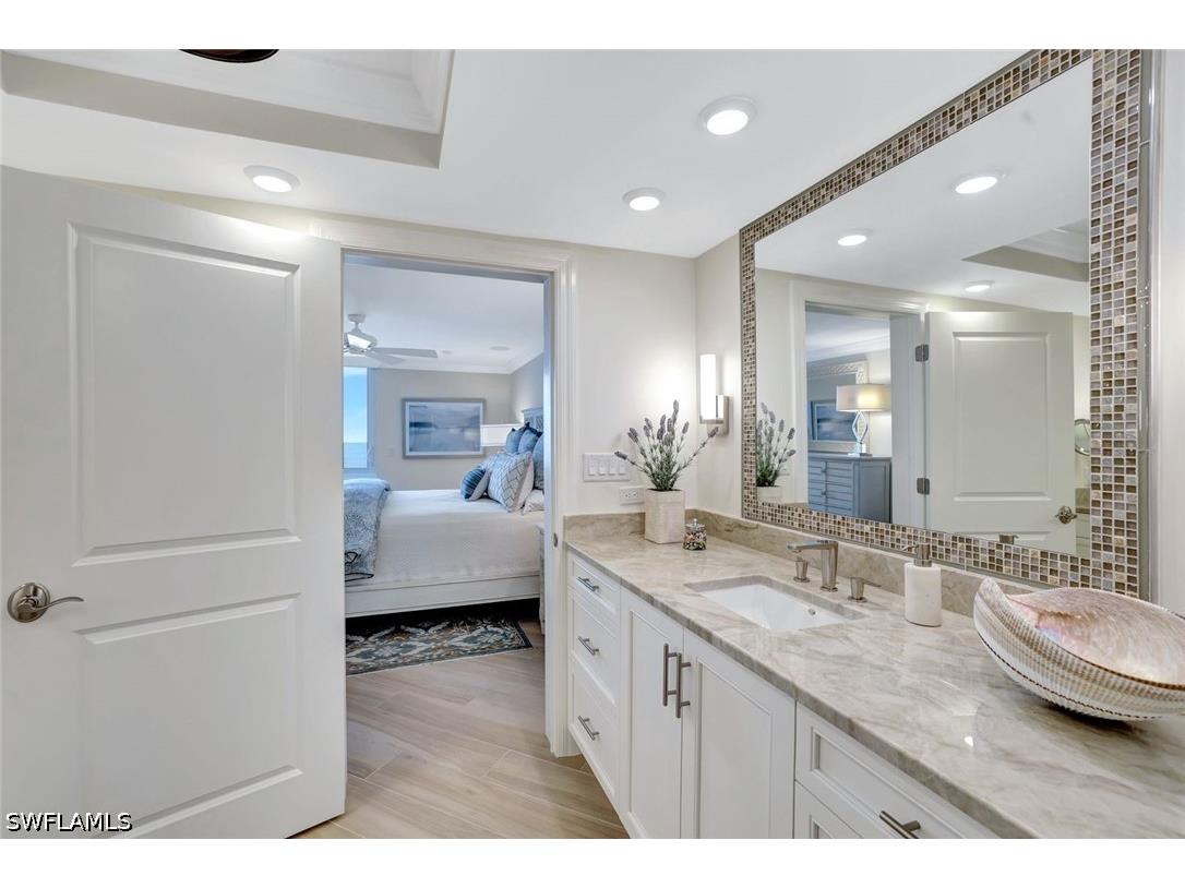 4041 Gulf Shore Boulevard N #703 Naples FL 34103 226017318 image22
