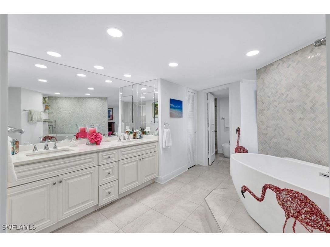 4041 Gulf Shore Boulevard N #907 Naples FL 34103 226003754 image19