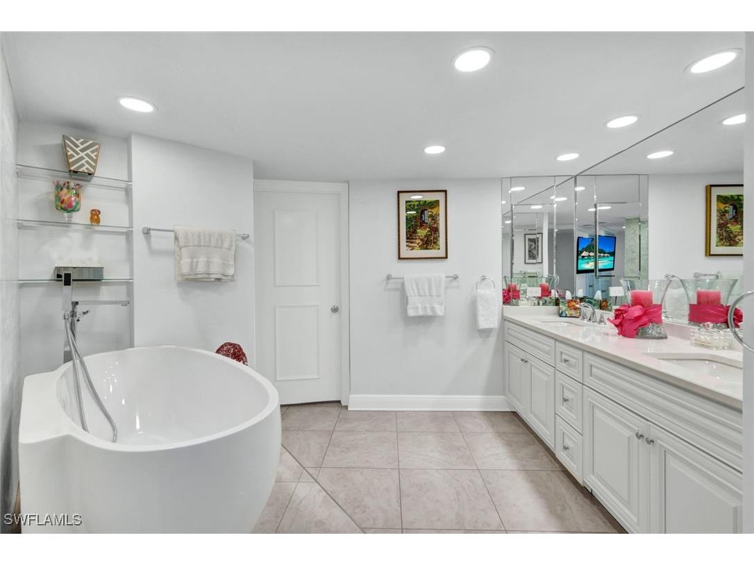 4041 Gulf Shore Boulevard N #907 Naples FL 34103 226003754 image21