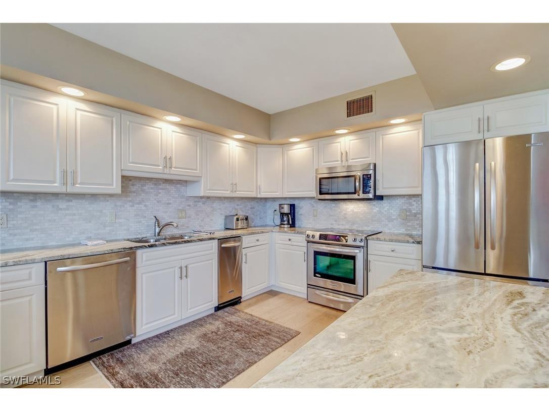 4041 Gulf Shore Boulevard N #PH-7 Naples FL 34103 226008732 image11