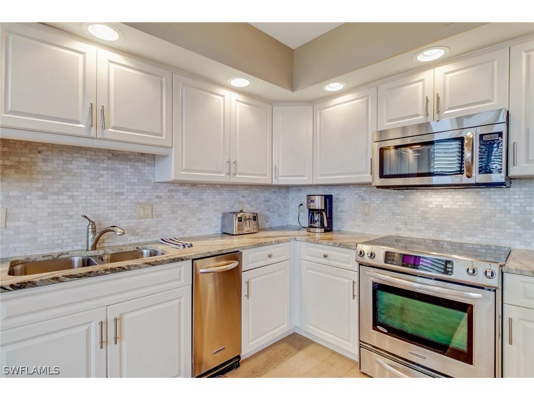 4041 Gulf Shore Boulevard N #PH-7 Naples FL 34103 226008732 image12