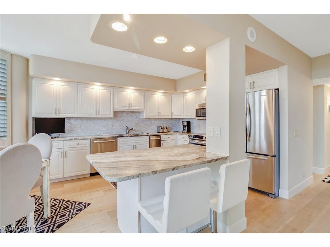 4041 Gulf Shore Boulevard N #PH-7 Naples FL 34103 226008732 image7