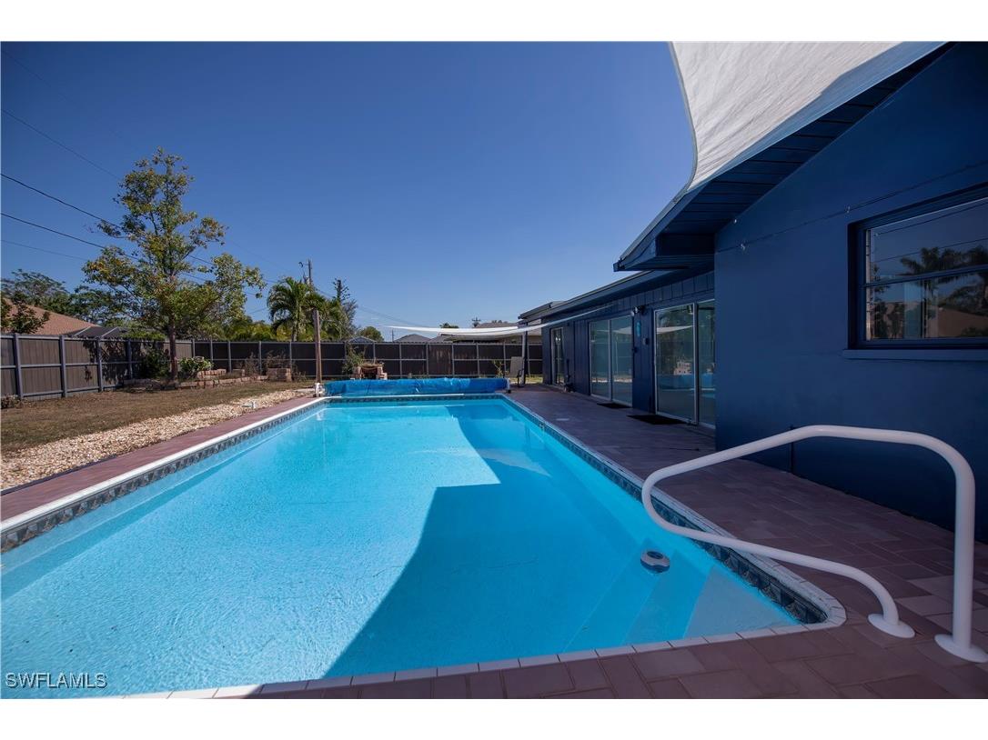 4044 Country Club Boulevard Cape Coral FL 33904 225018162 image1