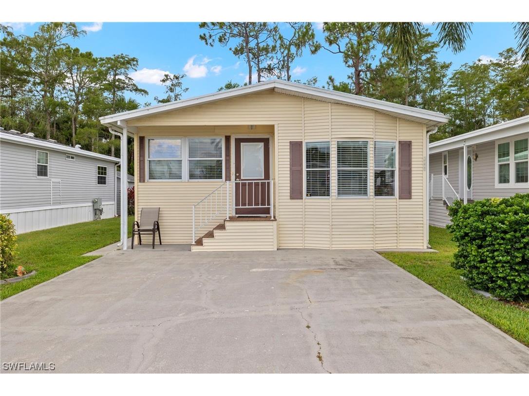 4044 Crystal Lake Drive Naples FL 34120 224015885 image1