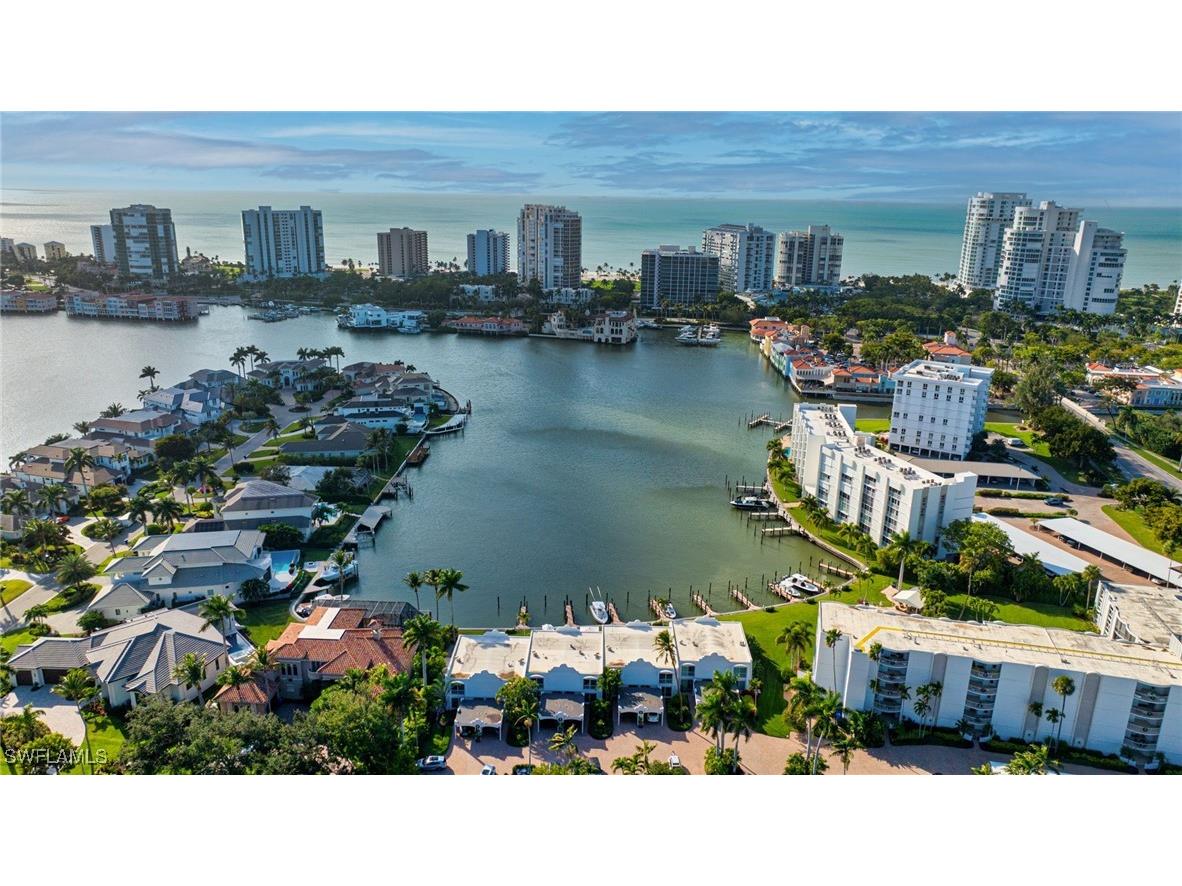 4045 Crayton Road Naples FL 34103 225083842 image1