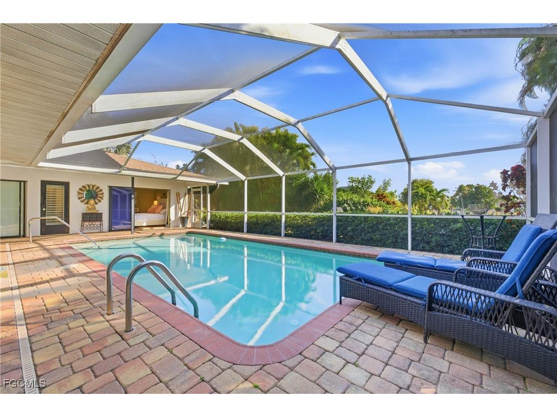 4047 Country Club Boulevard Cape Coral FL 33904 2026001440 image1
