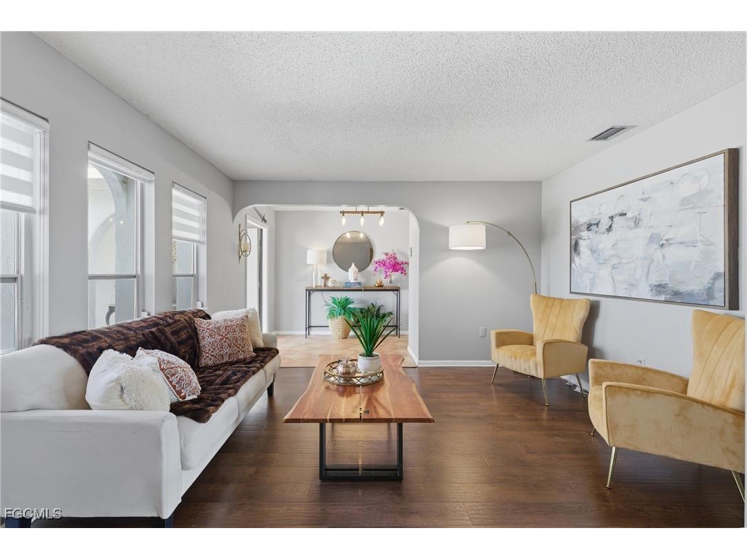 4047 Country Club Boulevard Cape Coral FL 33904 2026001440 image12