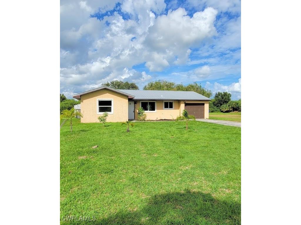 4049 N Edgewater Circle Labelle FL 33935 224068849 image1