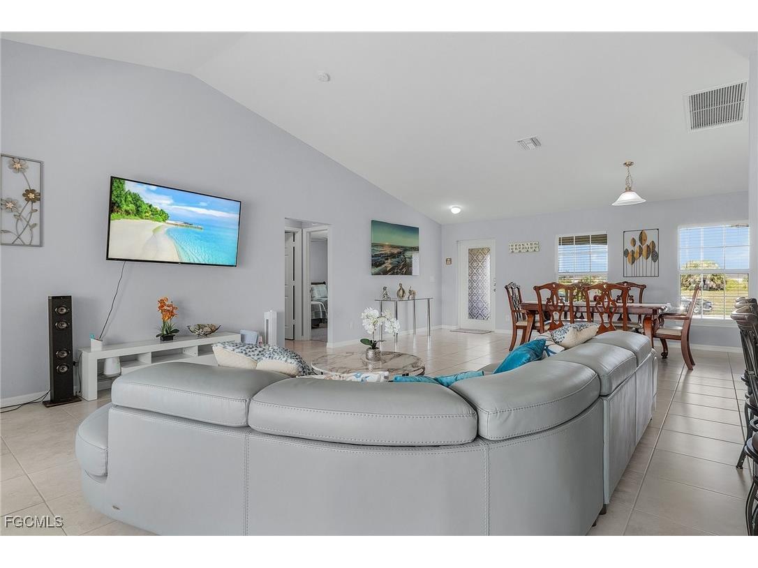 4049 NW 37th Avenue Cape Coral FL 33993 2025014327 image10