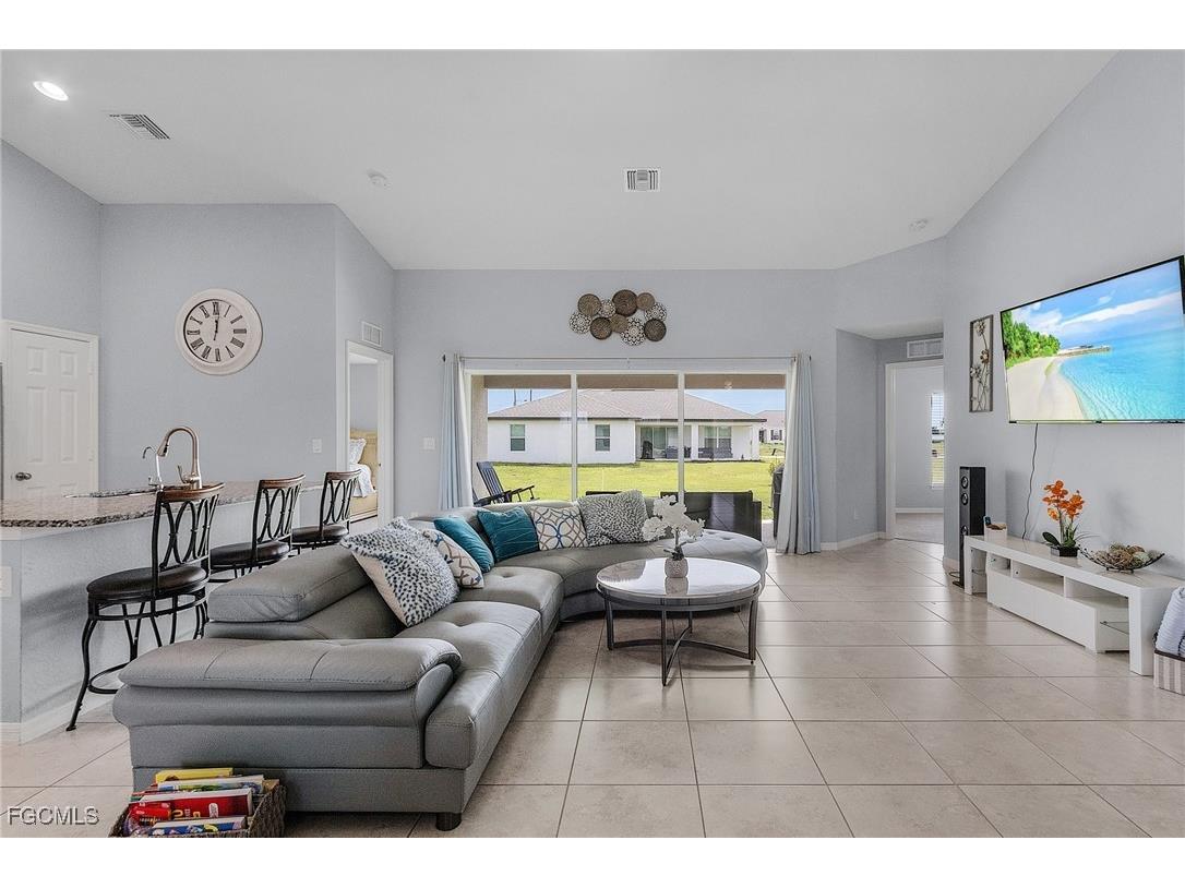 4049 NW 37th Avenue Cape Coral FL 33993 2025014327 image14