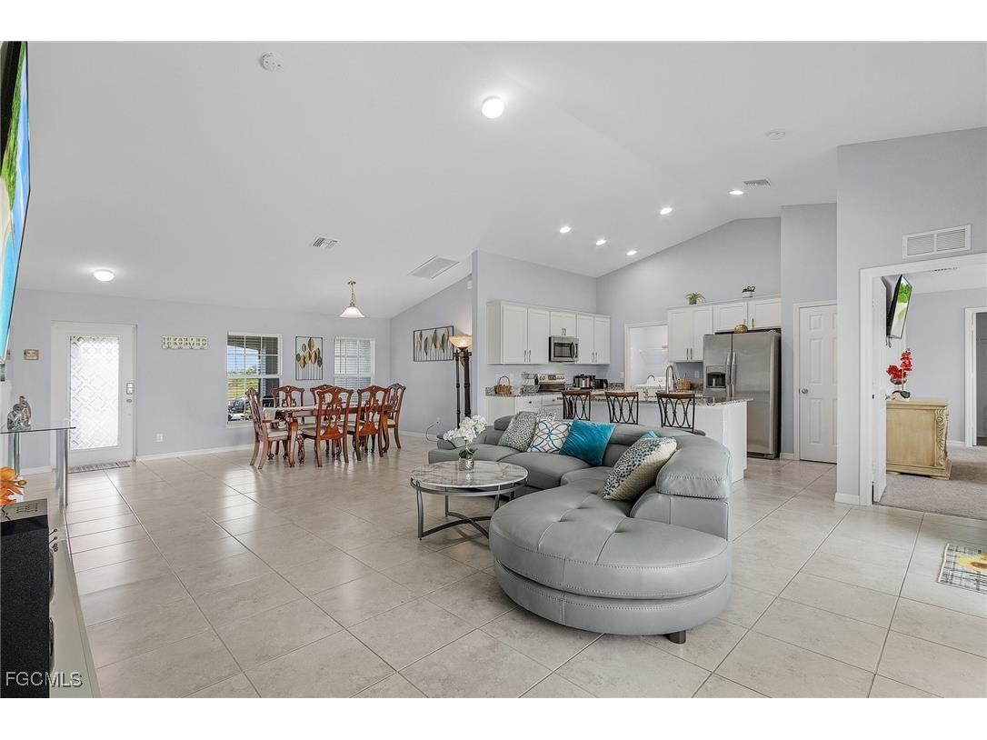 4049 NW 37th Avenue Cape Coral FL 33993 2025014327 image20