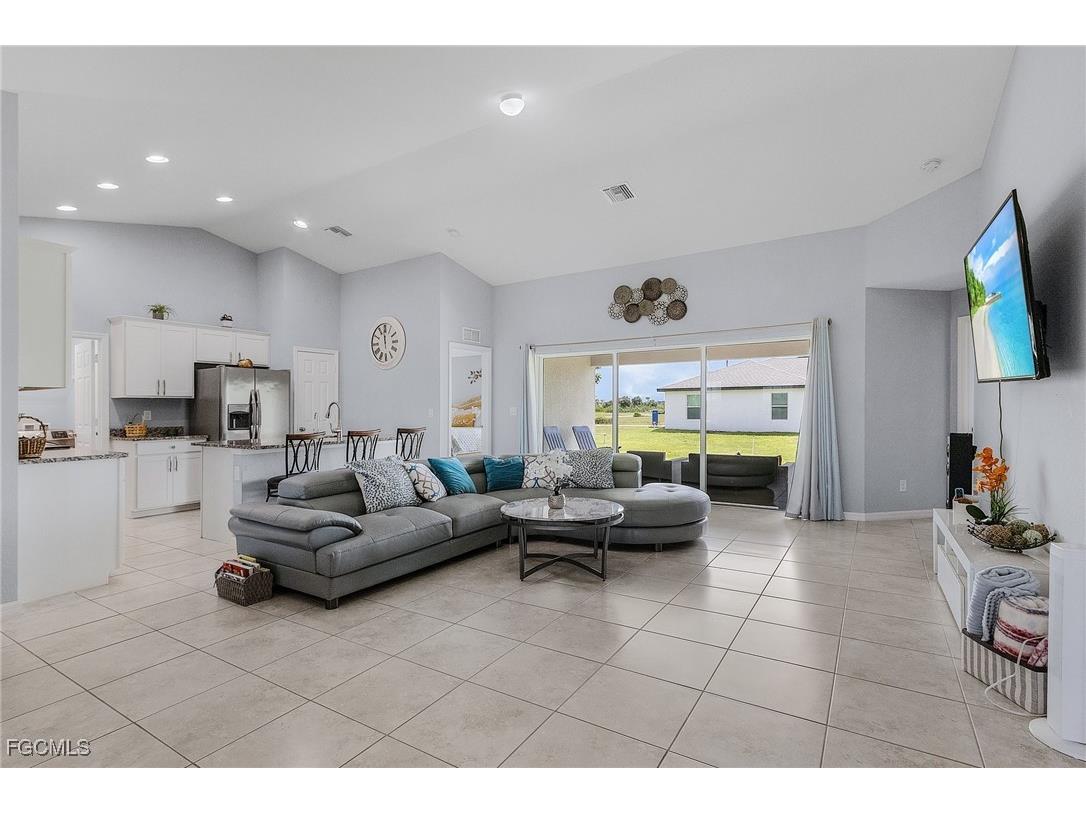 4049 NW 37th Avenue Cape Coral FL 33993 2025014327 image8