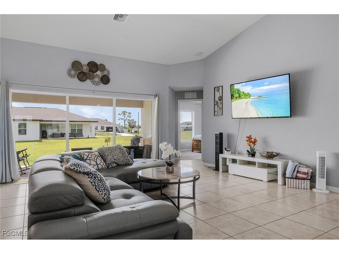 4049 NW 37th Avenue Cape Coral FL 33993 2025014327 image9