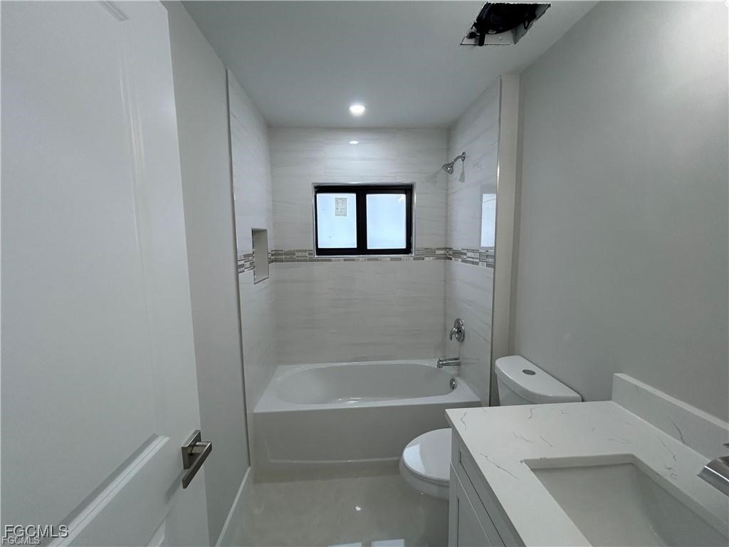 405-407 Chalet Avenue S Lehigh Acres FL 33974 2025011023 image8