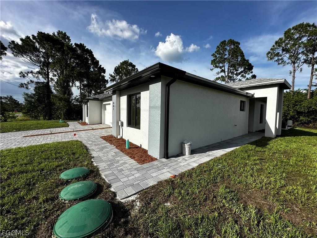 405-407 Chalet Avenue S Lehigh Acres FL 33974 2026013738 image2