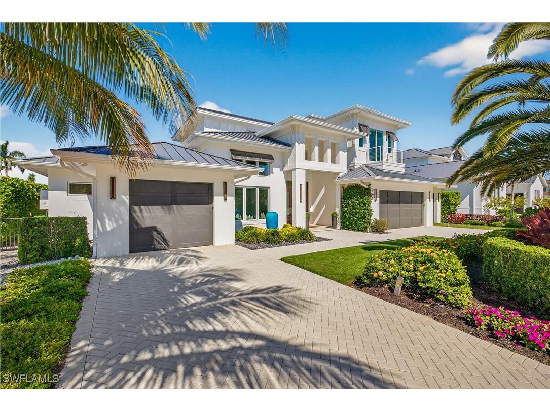 405 7th Avenue N Naples FL 34102 225077814 image1