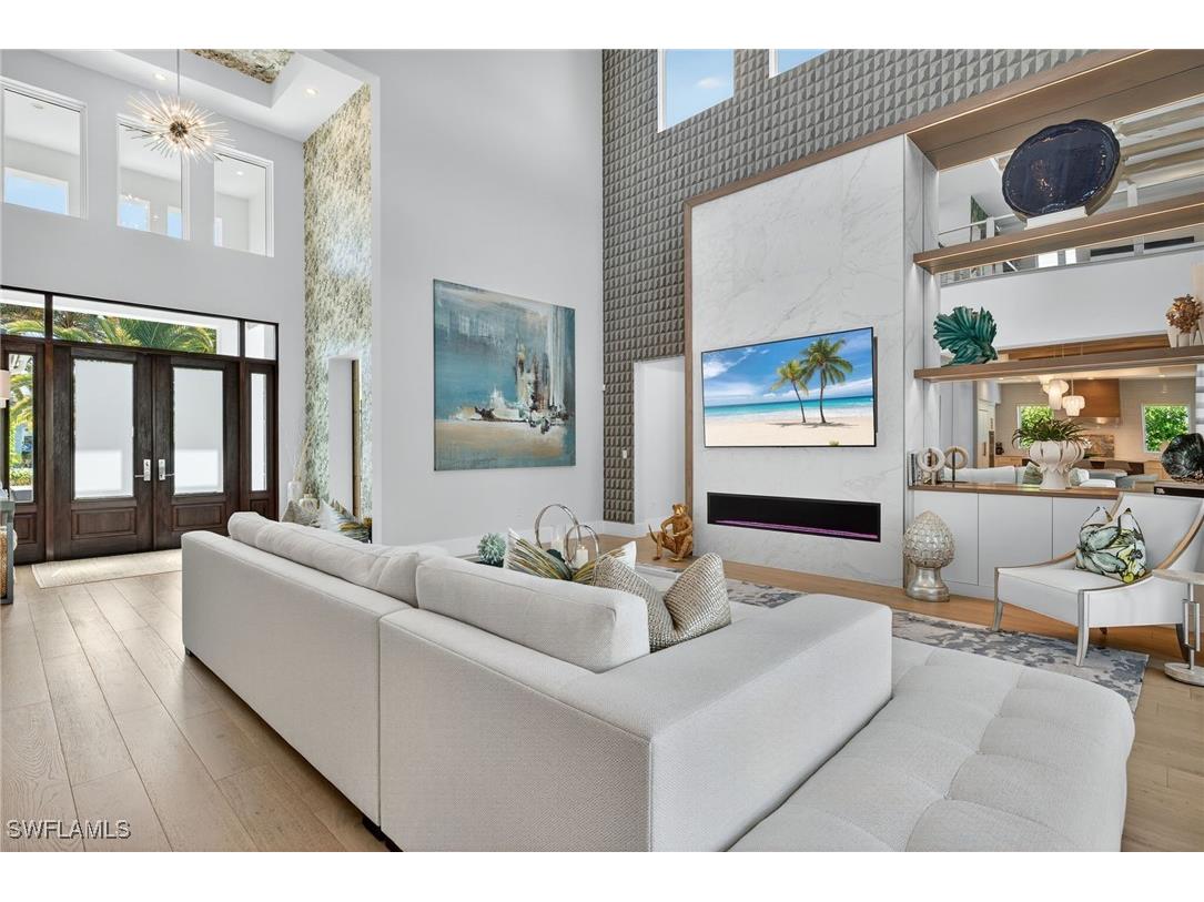 405 7th Avenue N Naples FL 34102 225077814 image4