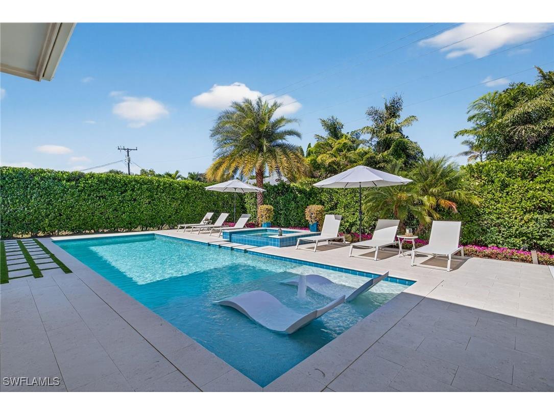 405 7th Avenue N Naples FL 34102 225077814 image43