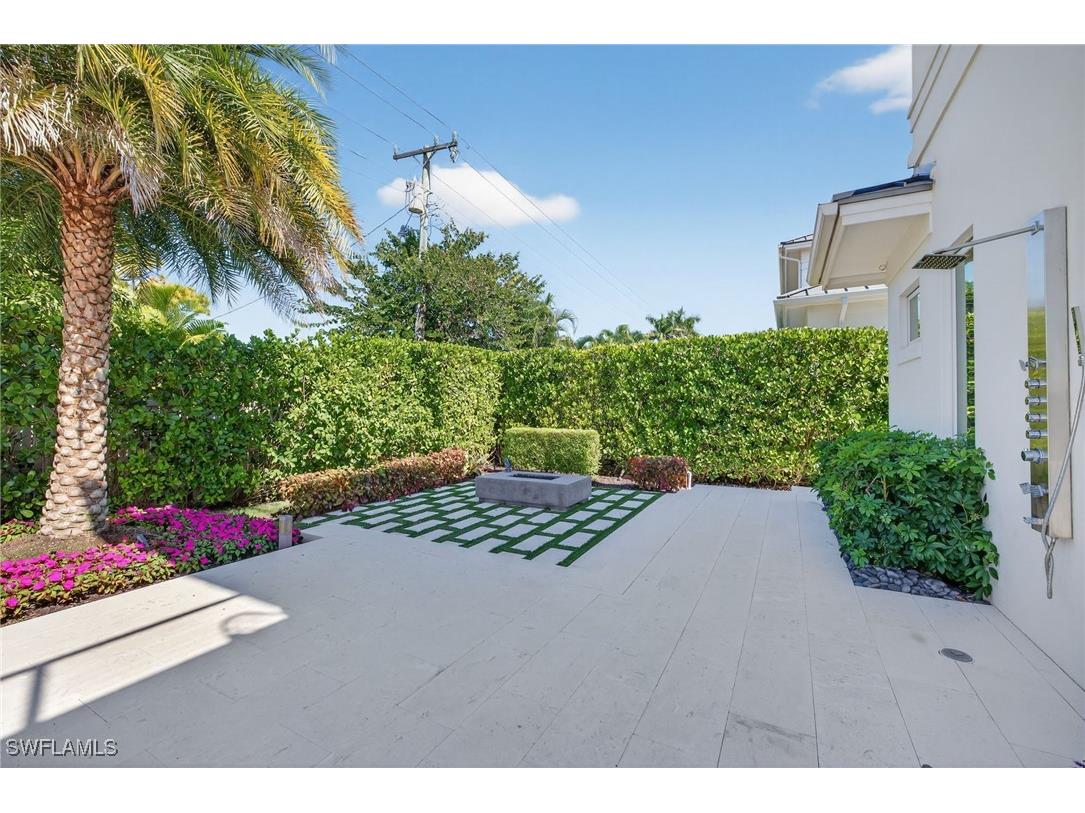 405 7th Avenue N Naples FL 34102 225077814 image45