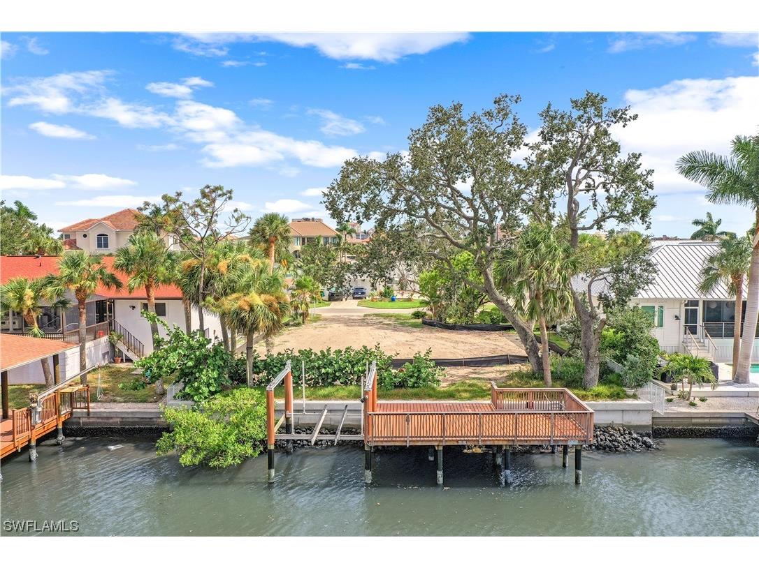 405 Germain Avenue Naples FL 34108 223045691 image1