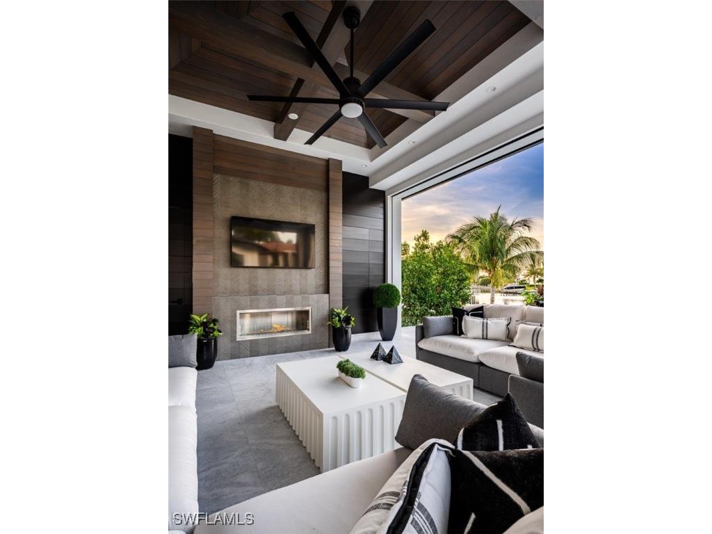 405 Neapolitan Way Naples FL 34103 225080362 image44