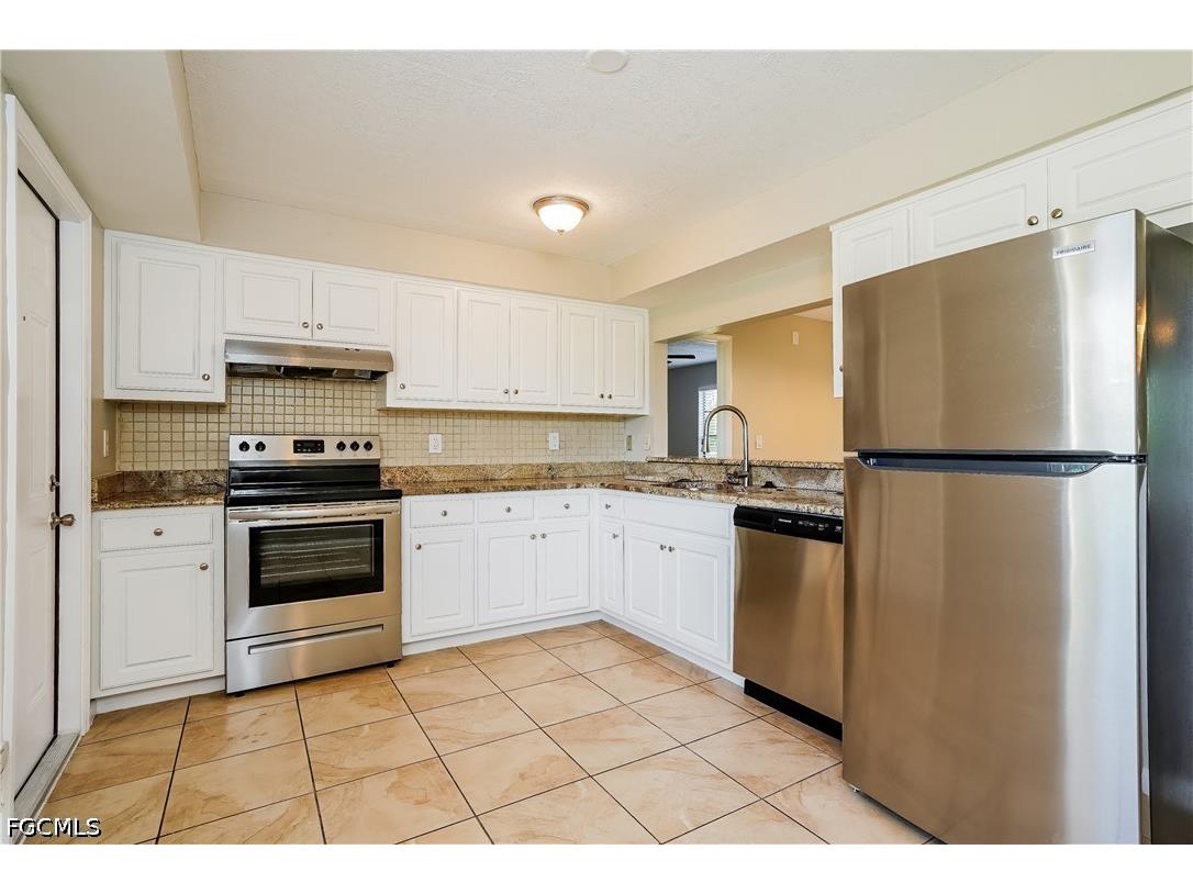 405 SE 8th Terrace Cape Coral FL 33990 2026024036 image5