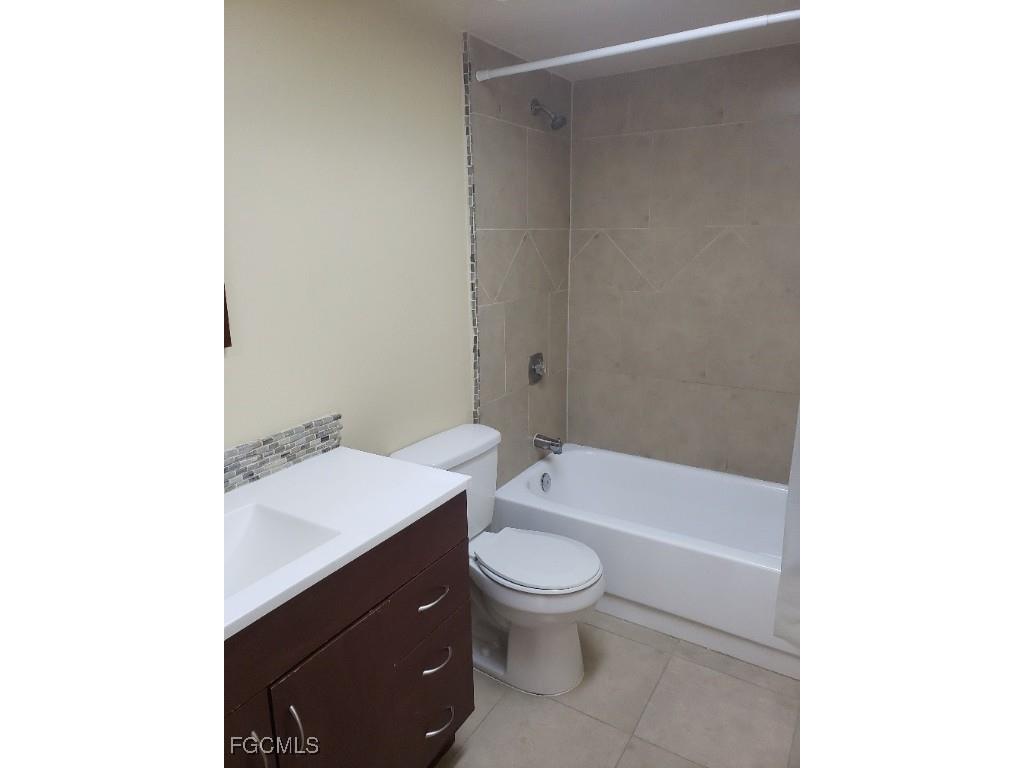 405 SE Van Loon Terrace #A Cape Coral FL 33990 2025020835 image7