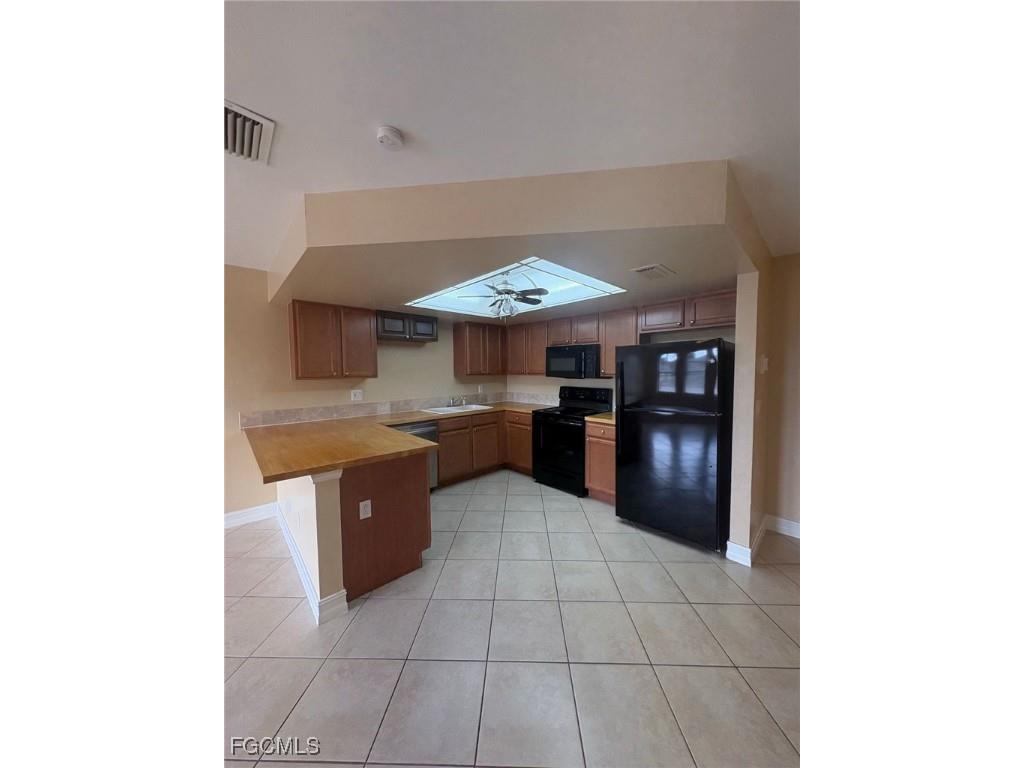 405 SE Van Loon Terrace #B Cape Coral FL 33990 2025023240 image3
