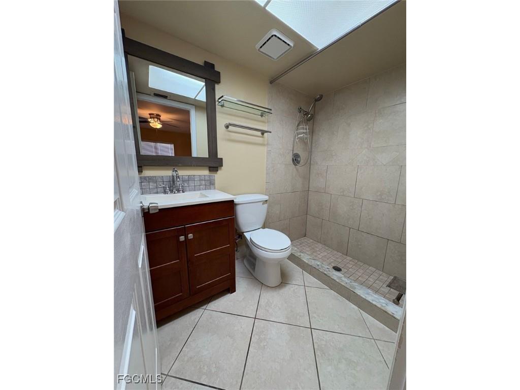 405 SE Van Loon Terrace #B Cape Coral FL 33990 2025023240 image8