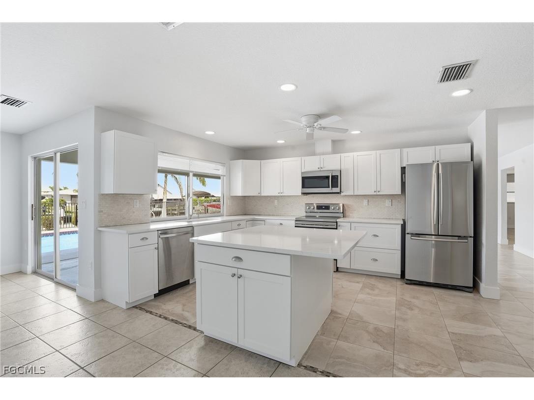 405 Tower Drive Cape Coral FL 33904 2026007721 image10
