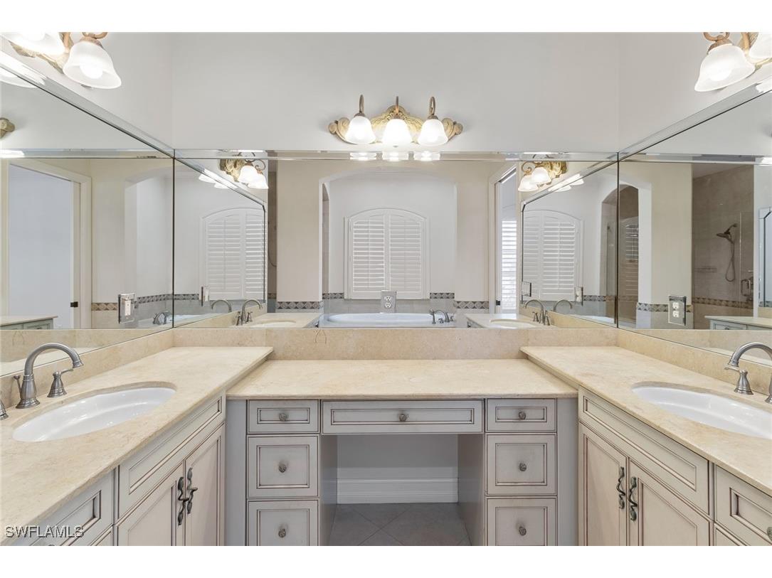 405 Trade Winds Avenue Naples FL 34108 225079803 image38