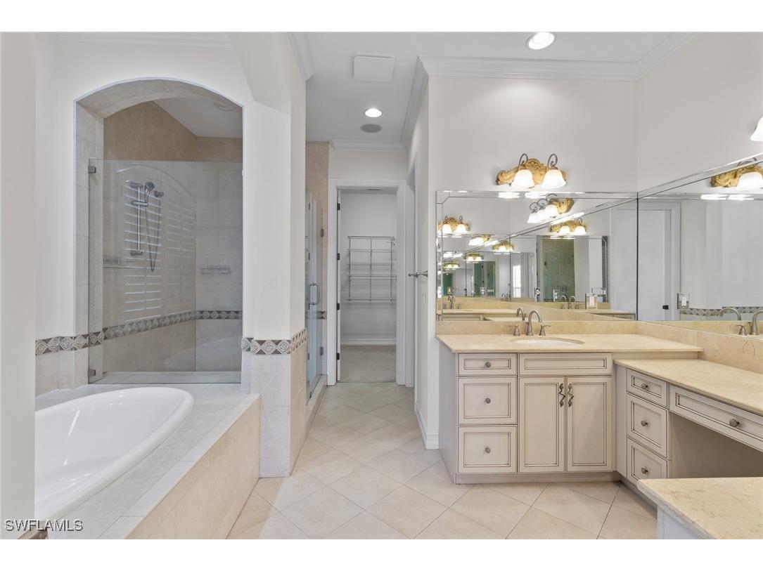 405 Trade Winds Avenue Naples FL 34108 225079803 image39