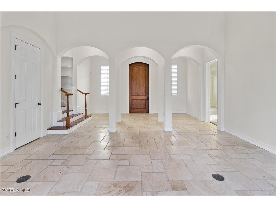 405 Trade Winds Avenue Naples FL 34108 225079803 image4