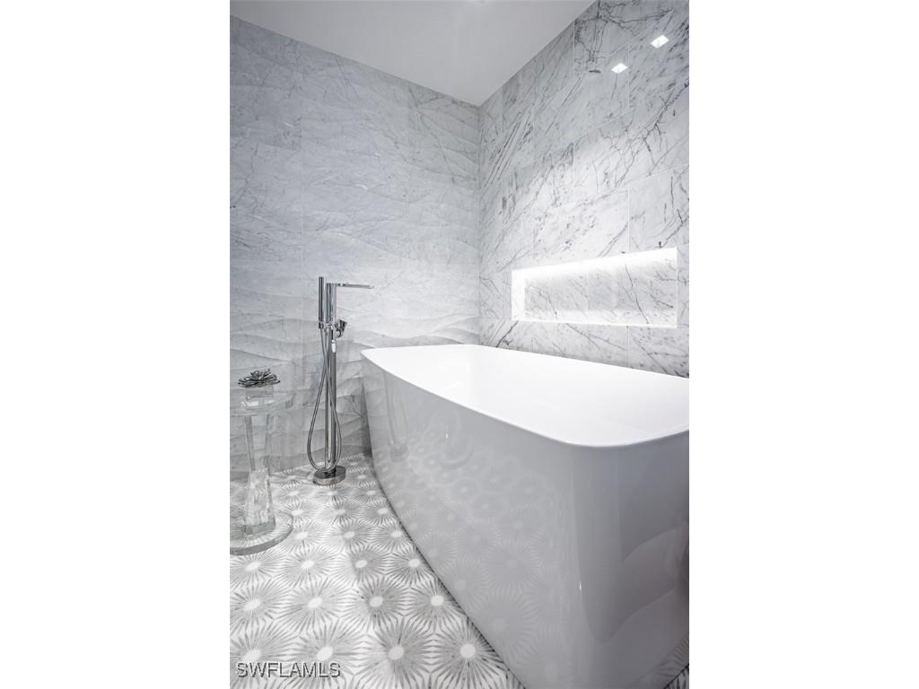 4051 Gulf Shore Boulevard N #200 Naples FL 34103 225073695 image29