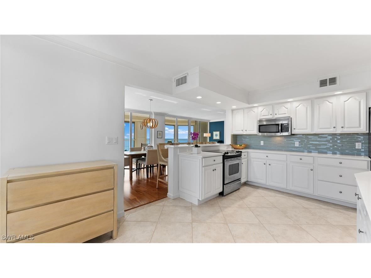 4051 Gulf Shore Boulevard N #1006 Naples FL 34103 225079006 image14