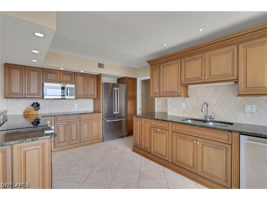4051 Gulf Shore Boulevard N #1206 Naples FL 34103 226024812 image9