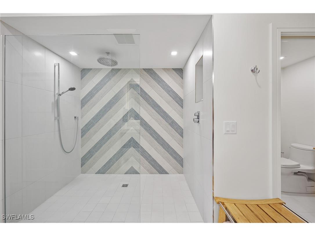 4051 Gulf Shore Boulevard N #201 Naples FL 34103 224102330 image20