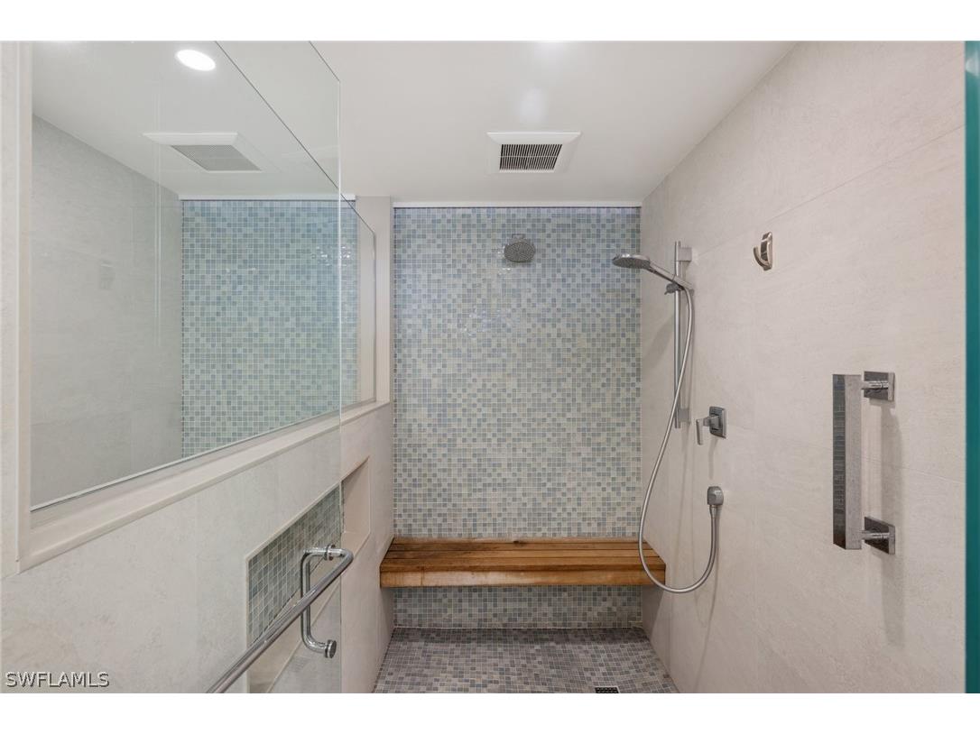 4051 Gulf Shore Boulevard N #405 Naples FL 34103 226005849 image22