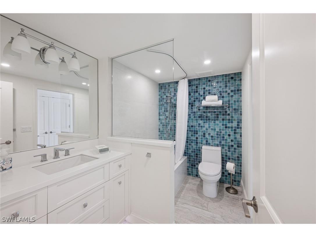 4051 Gulf Shore Boulevard N #405 Naples FL 34103 226005849 image27