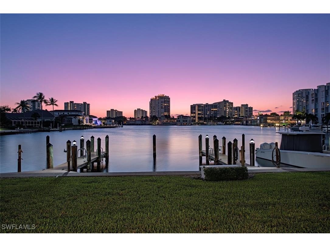 4053 Crayton Road Naples FL 34103 224065532 image1