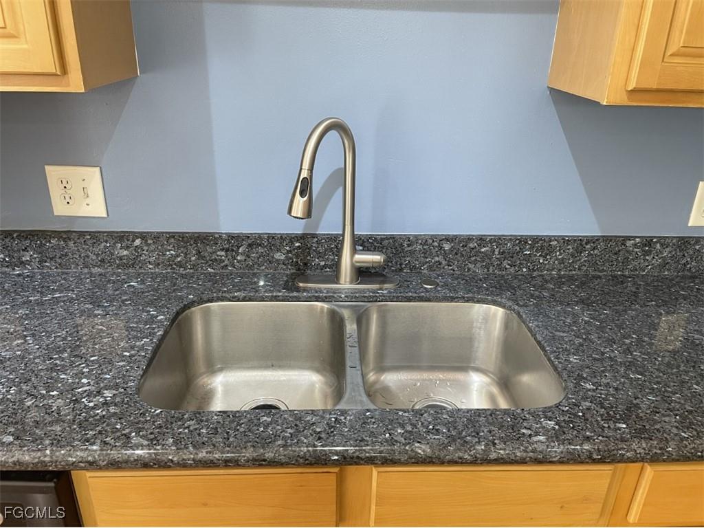 4053 Sandlewood Lane #1 Fort Myers FL 33907 2025006985 image5