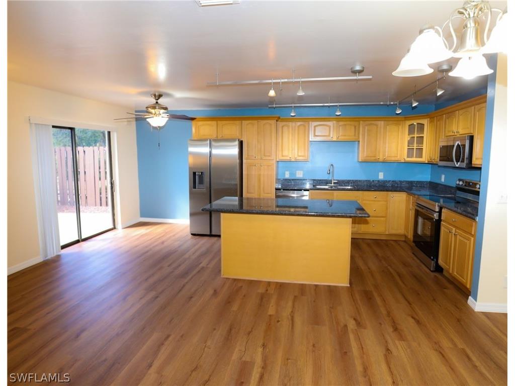 4053 Sandlewood Lane #1 Fort Myers FL 33907 226007053 image4