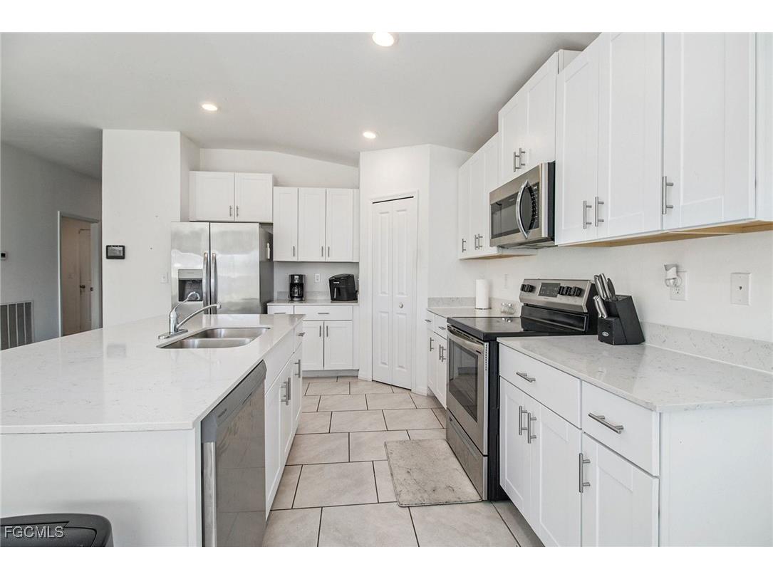 4054 San Clemente Court North Fort Myers FL 33917 2026003735 image10