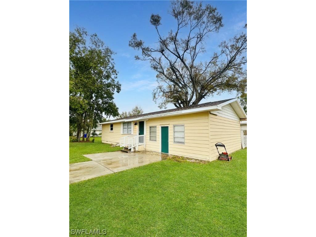 4057 Iroquois Avenue Fort Myers FL 33916 224005464 image1